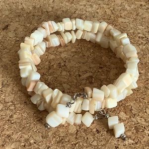 Shell Bead Bangle Bracelet 7”-8”😍